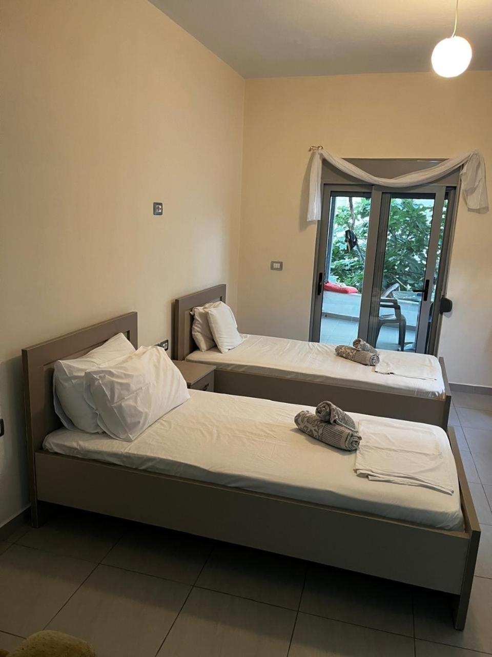 Riviera Rooms Sarandë Exterior foto